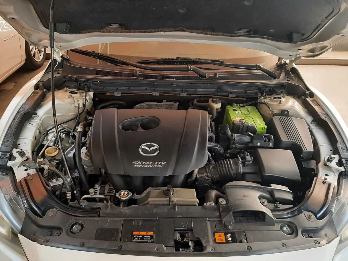 Car image 19