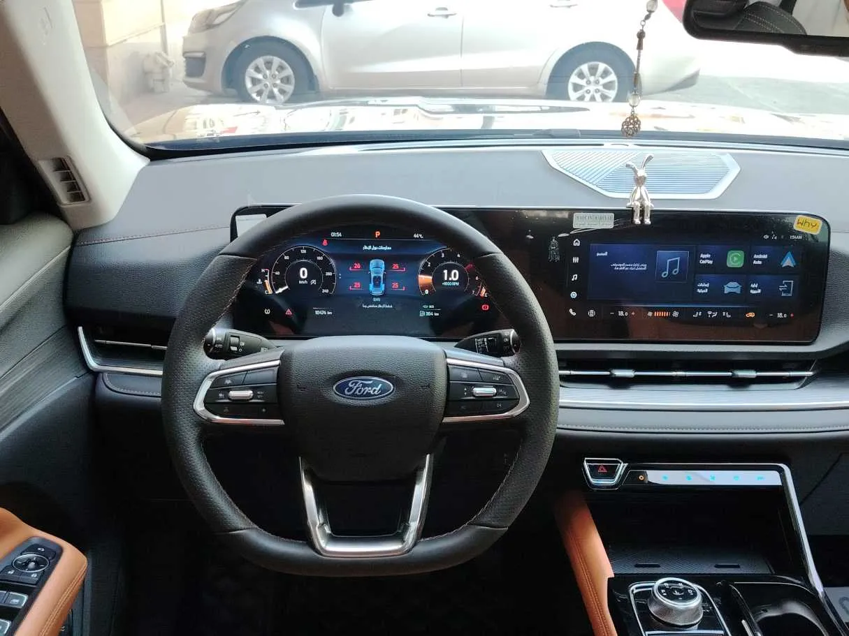 Car image 24