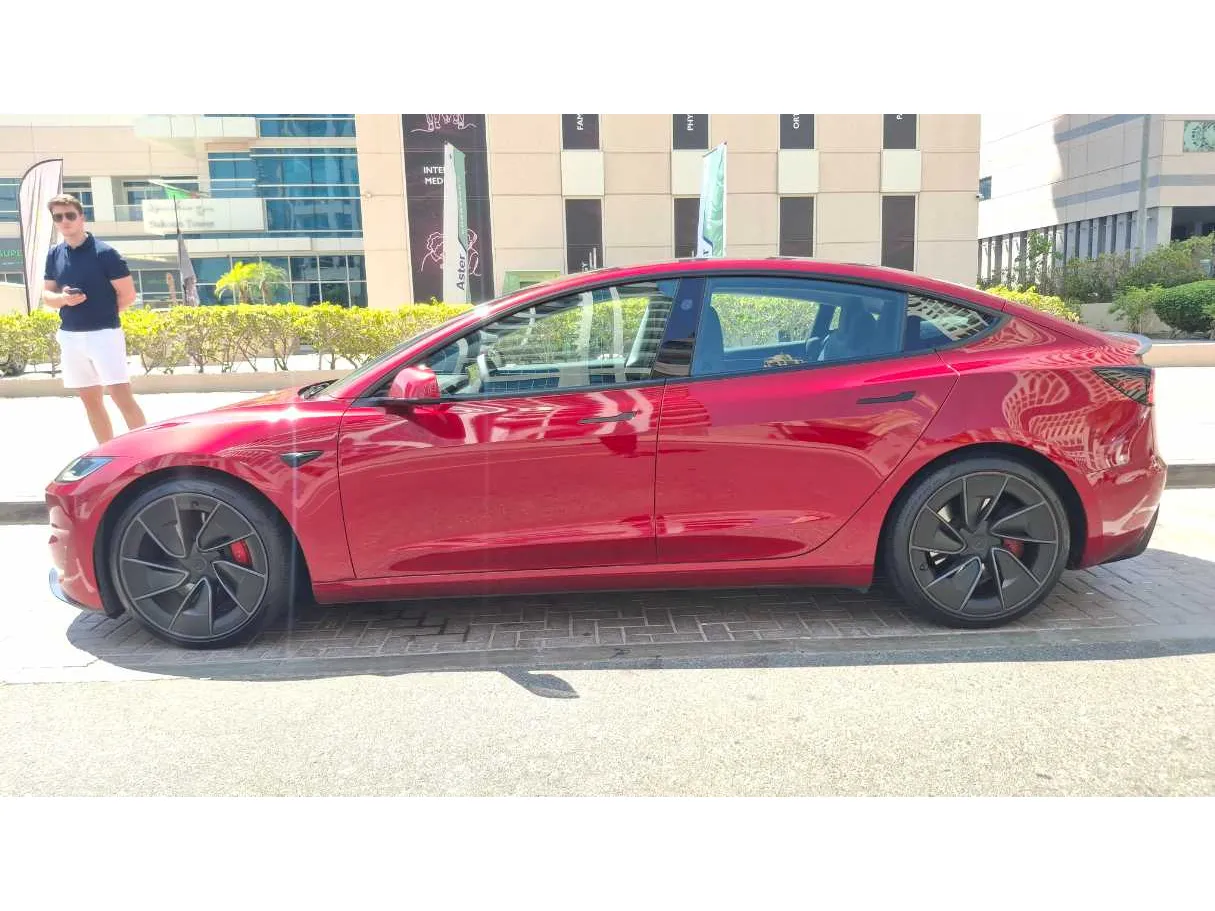 Car image 8