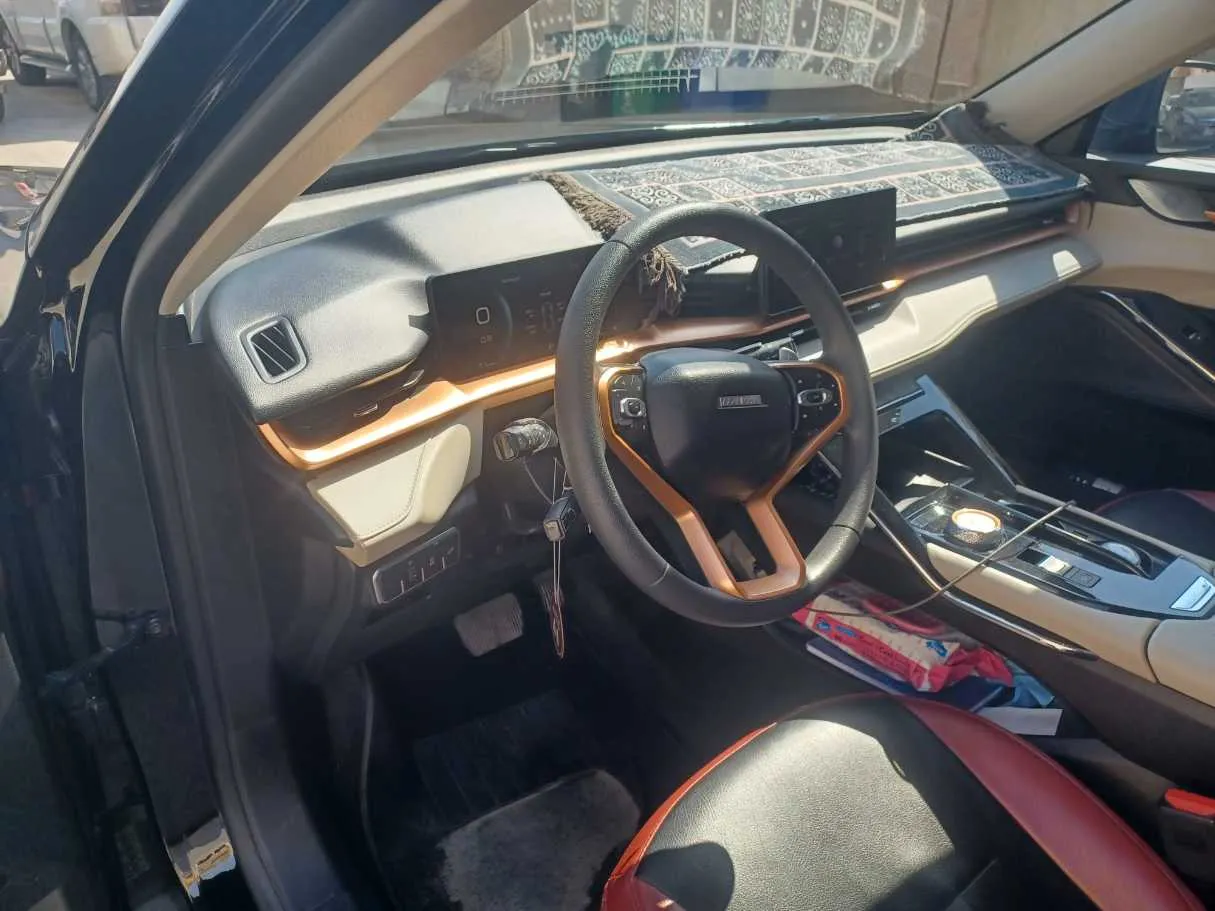 Car image 11