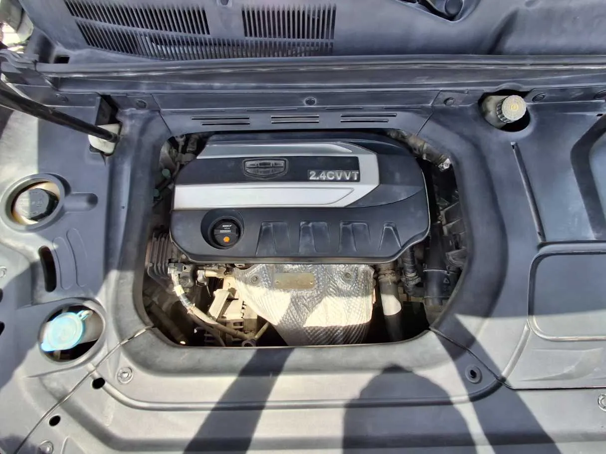 Car image 19