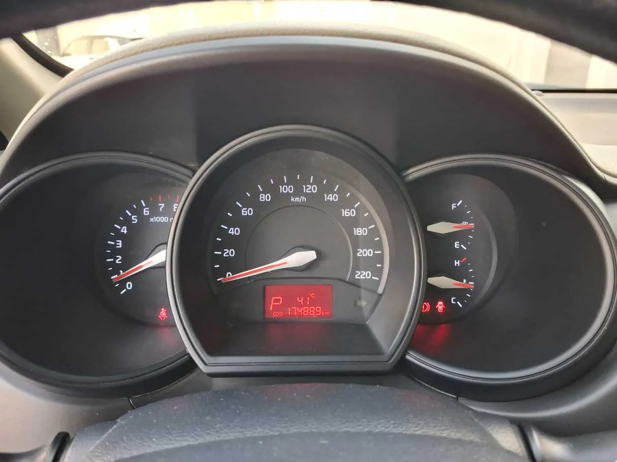 Car image 13