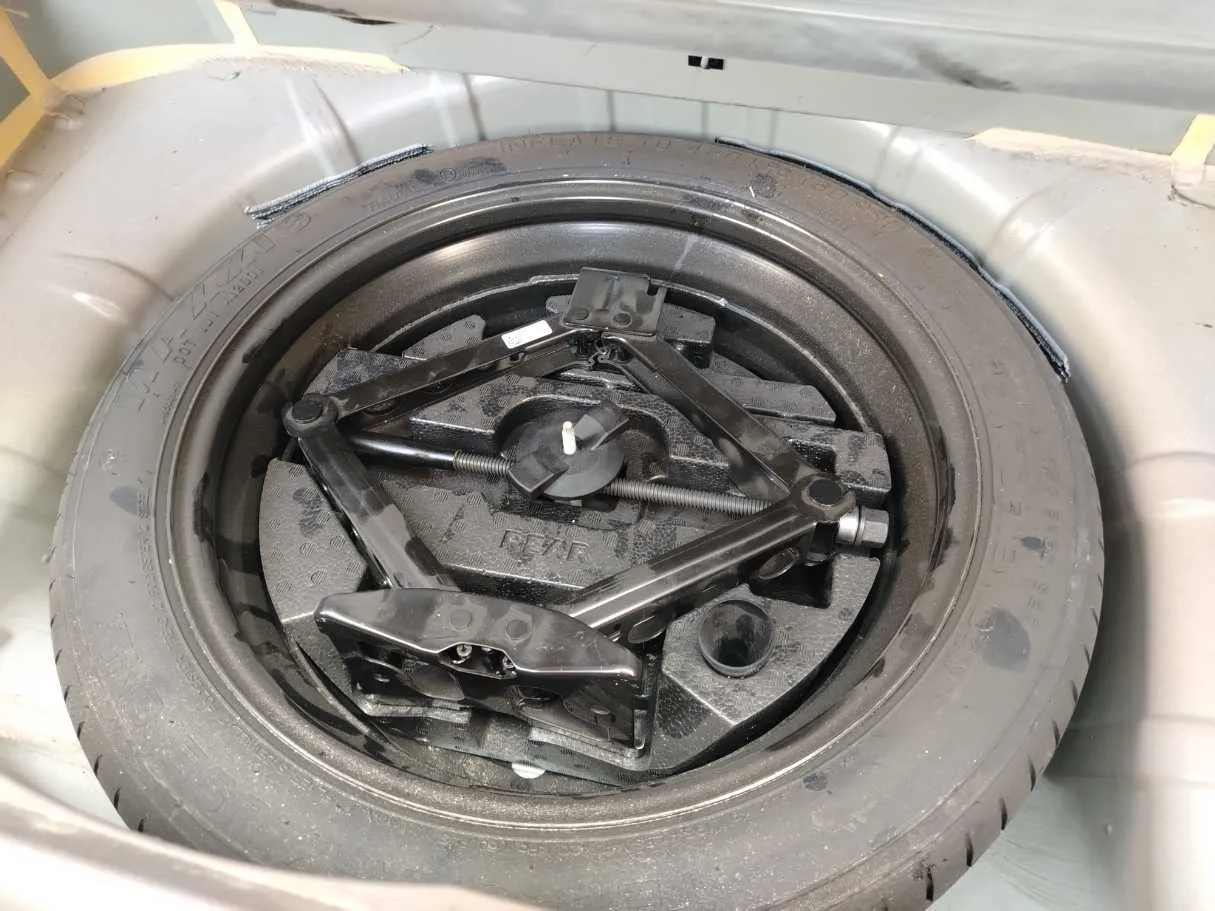 Car image 41