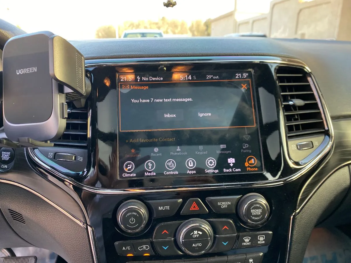 Car image 19