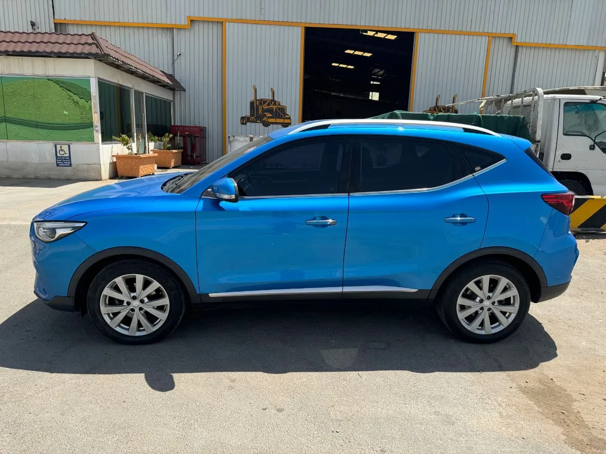 Car image 8