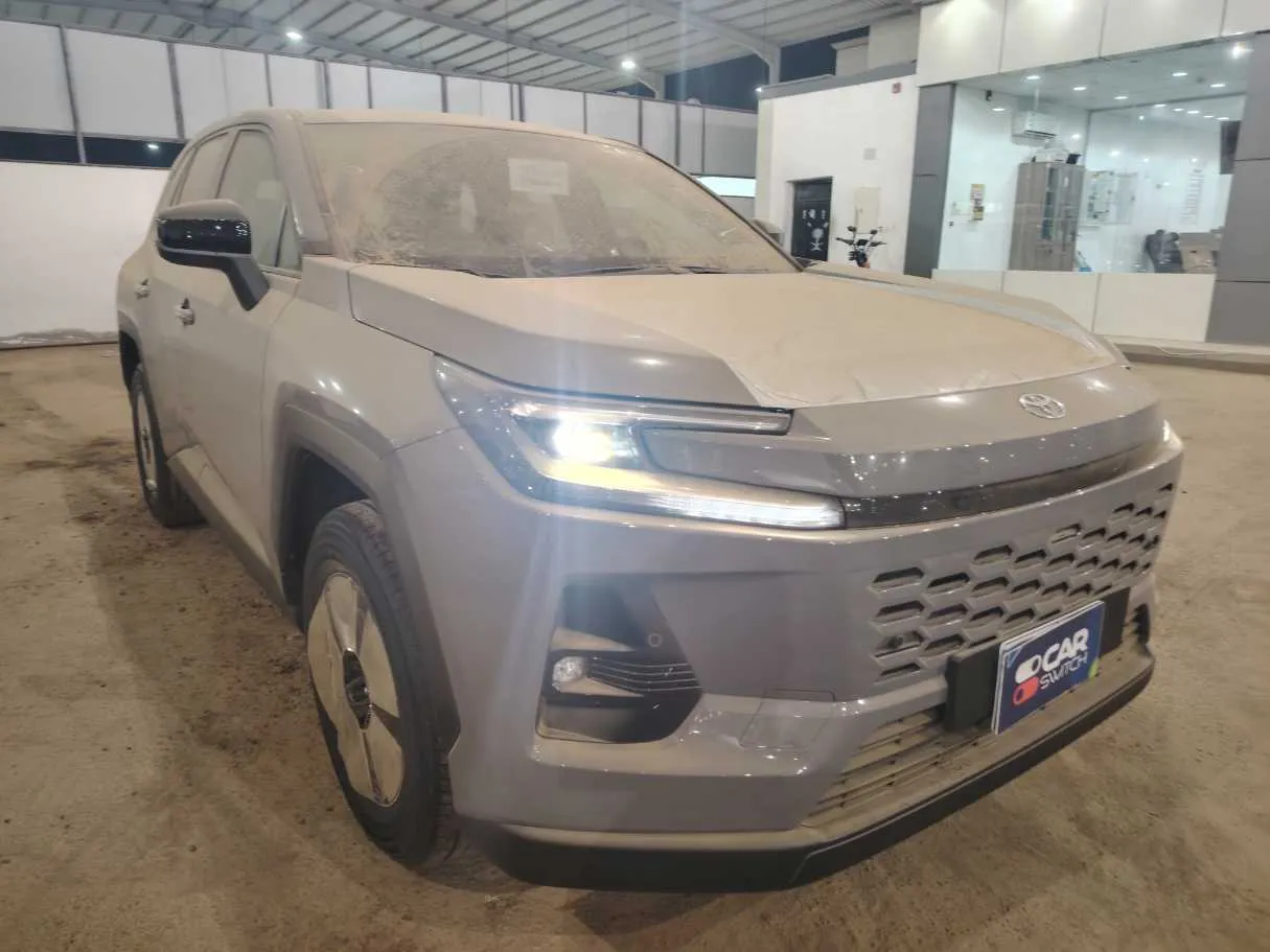Car image 3