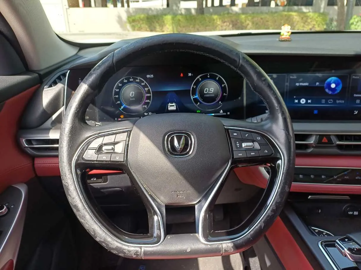 Car image 18