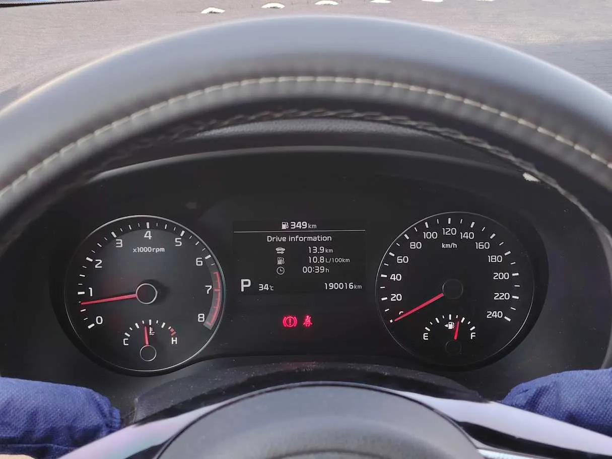 Car image 23