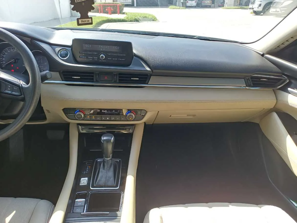 Car image 16