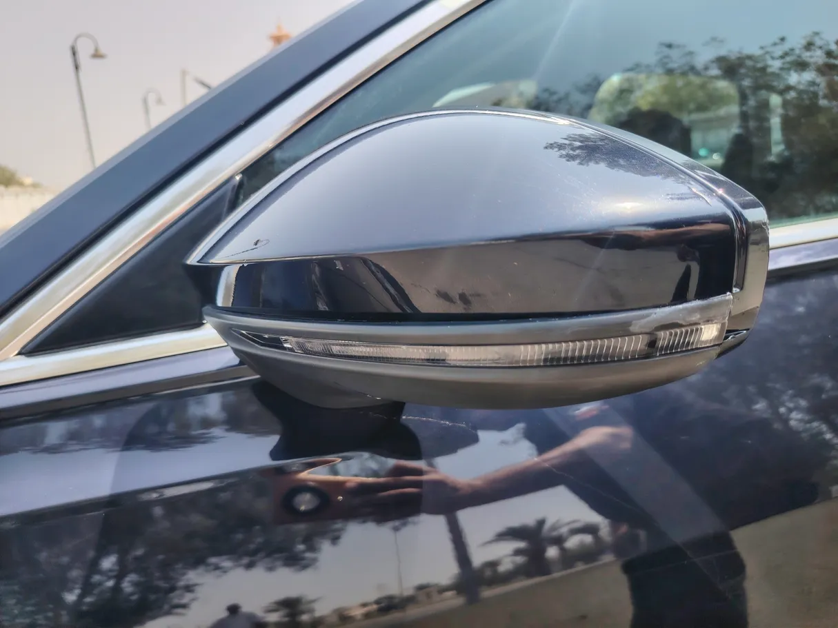 Car image 28
