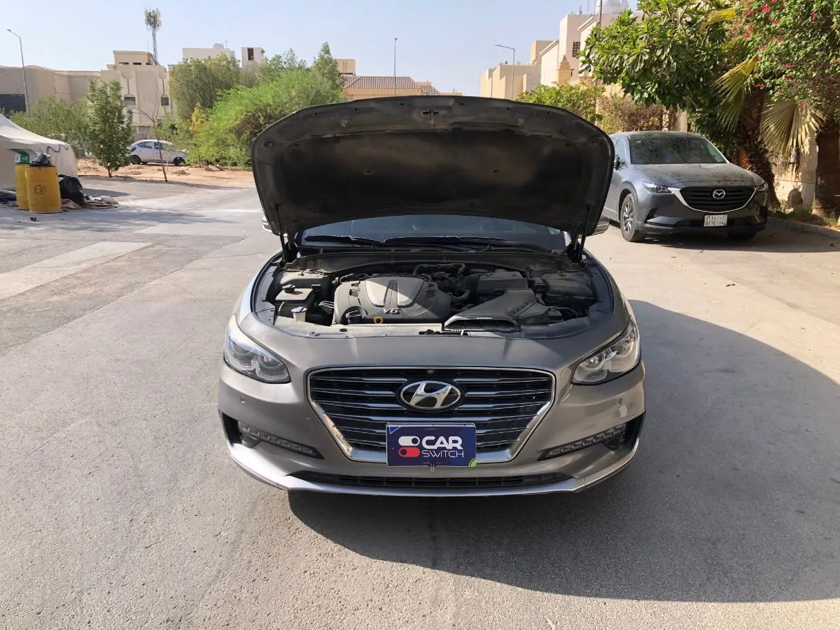 Car image 23