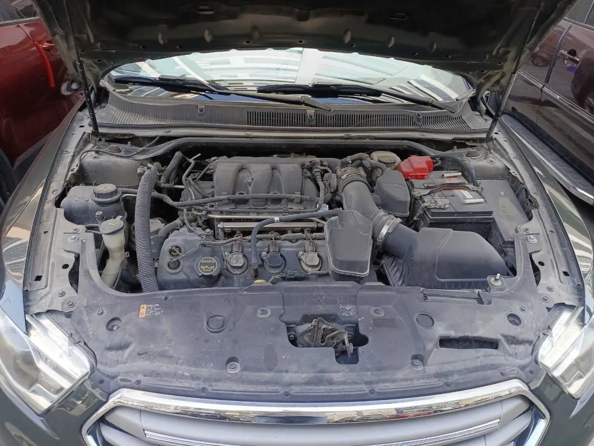Car image 21