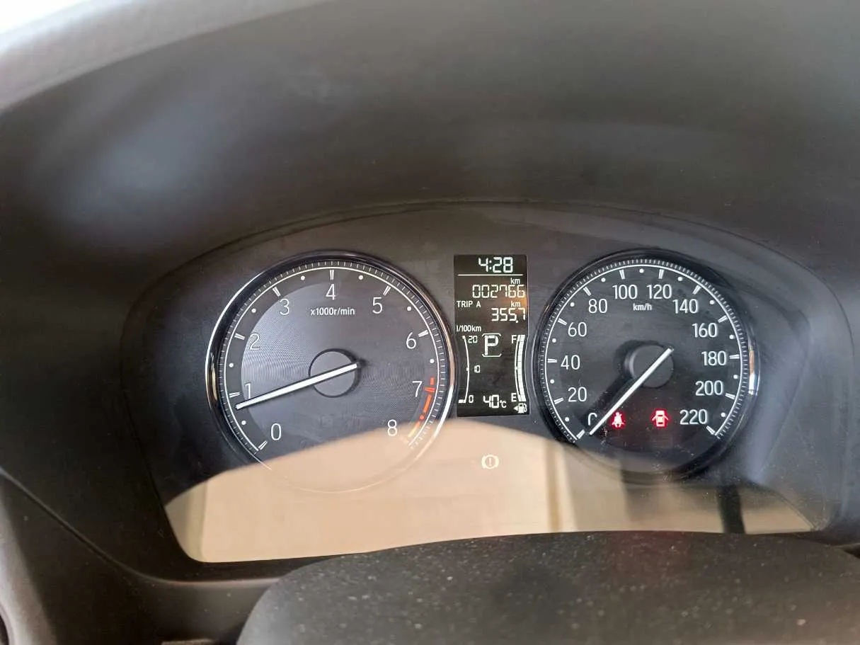 Car image 25