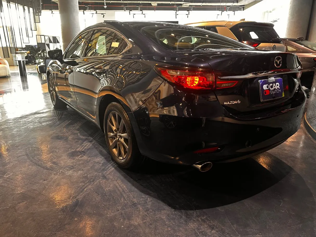 Car image 6