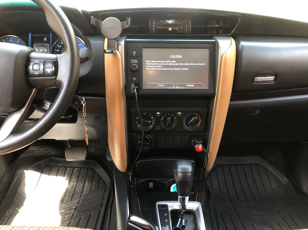 Car image 15