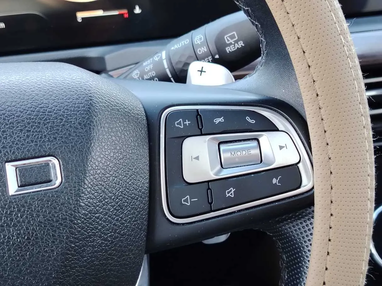 Car image 32