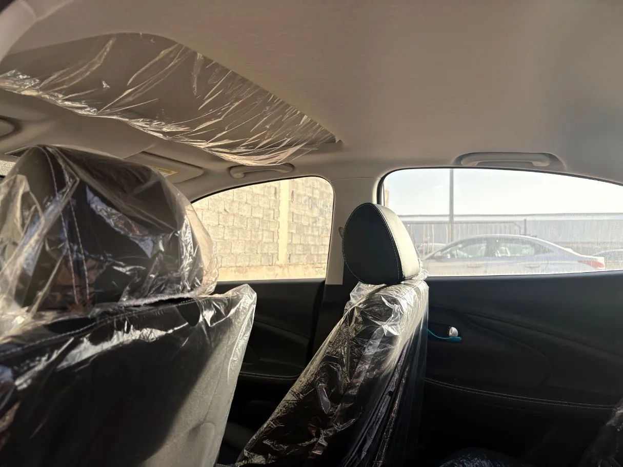 Car image 20