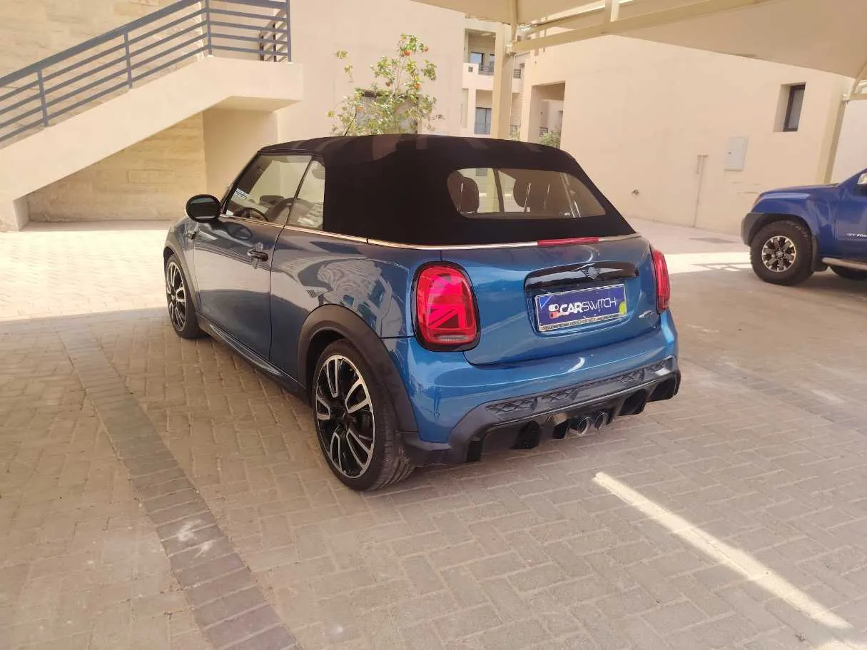 Car image 7