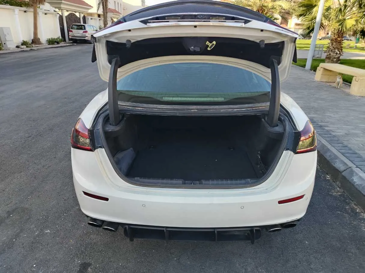 Car image 34