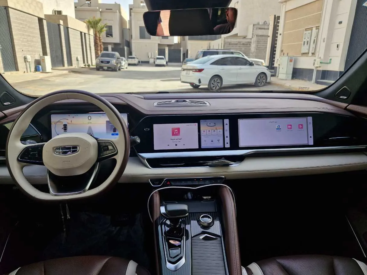 Car image 17