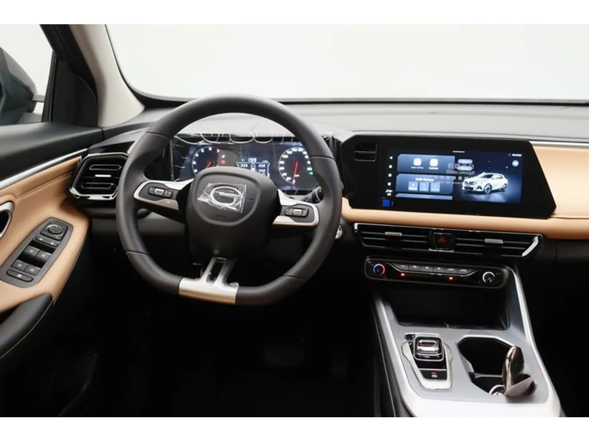 Car image 15