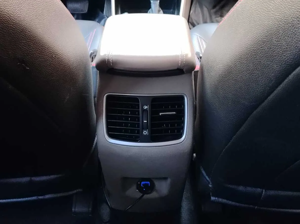 Car image 30