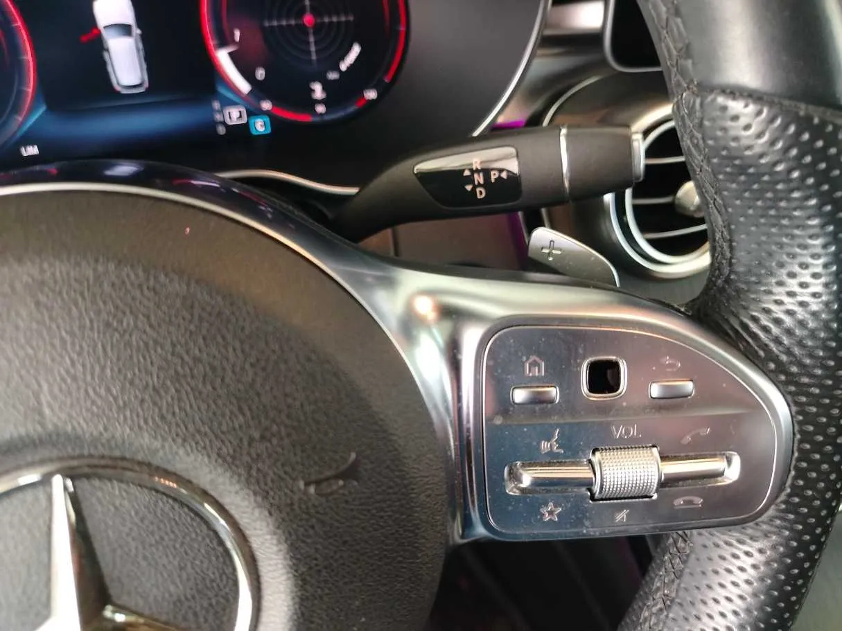 Car image 40