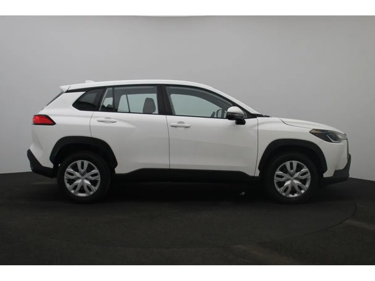 Car image 13