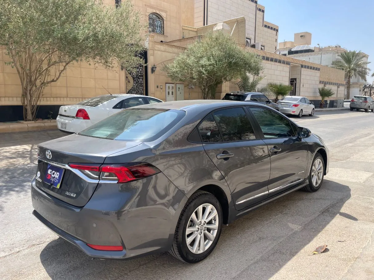 Car image 5