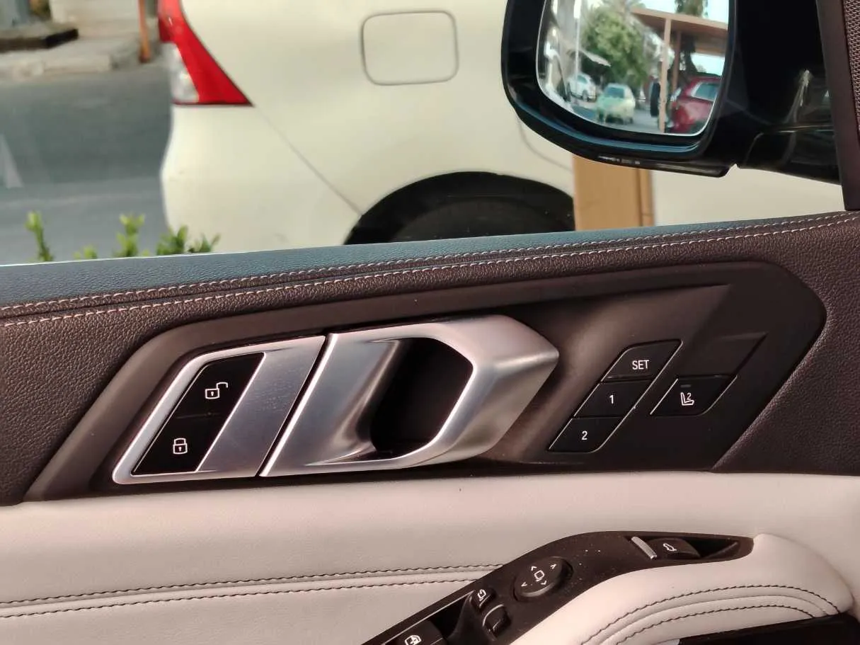 Car image 35