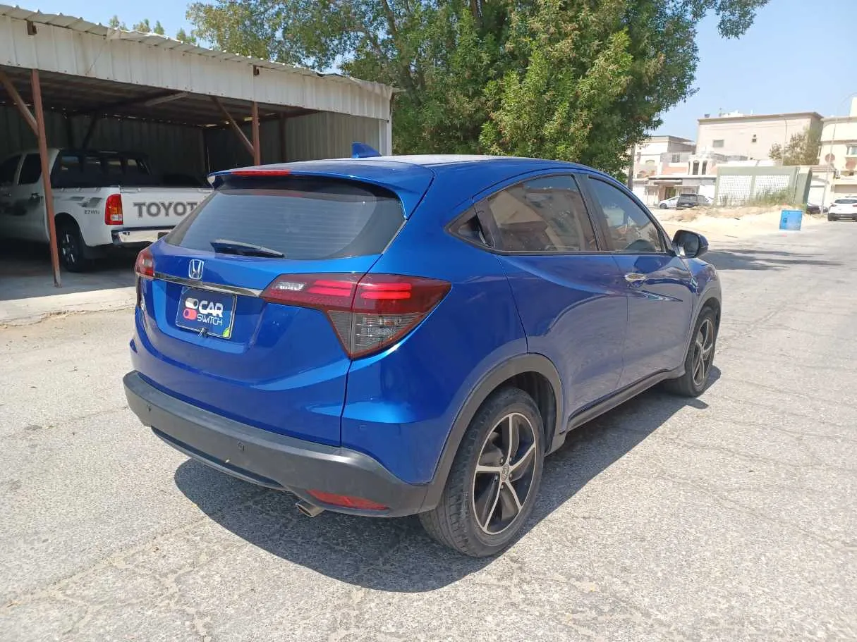Car image 5