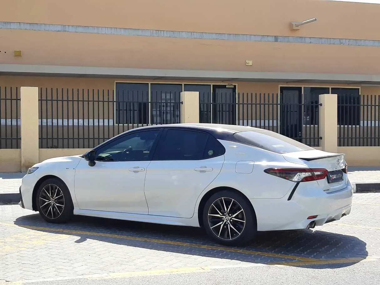 Car image 7