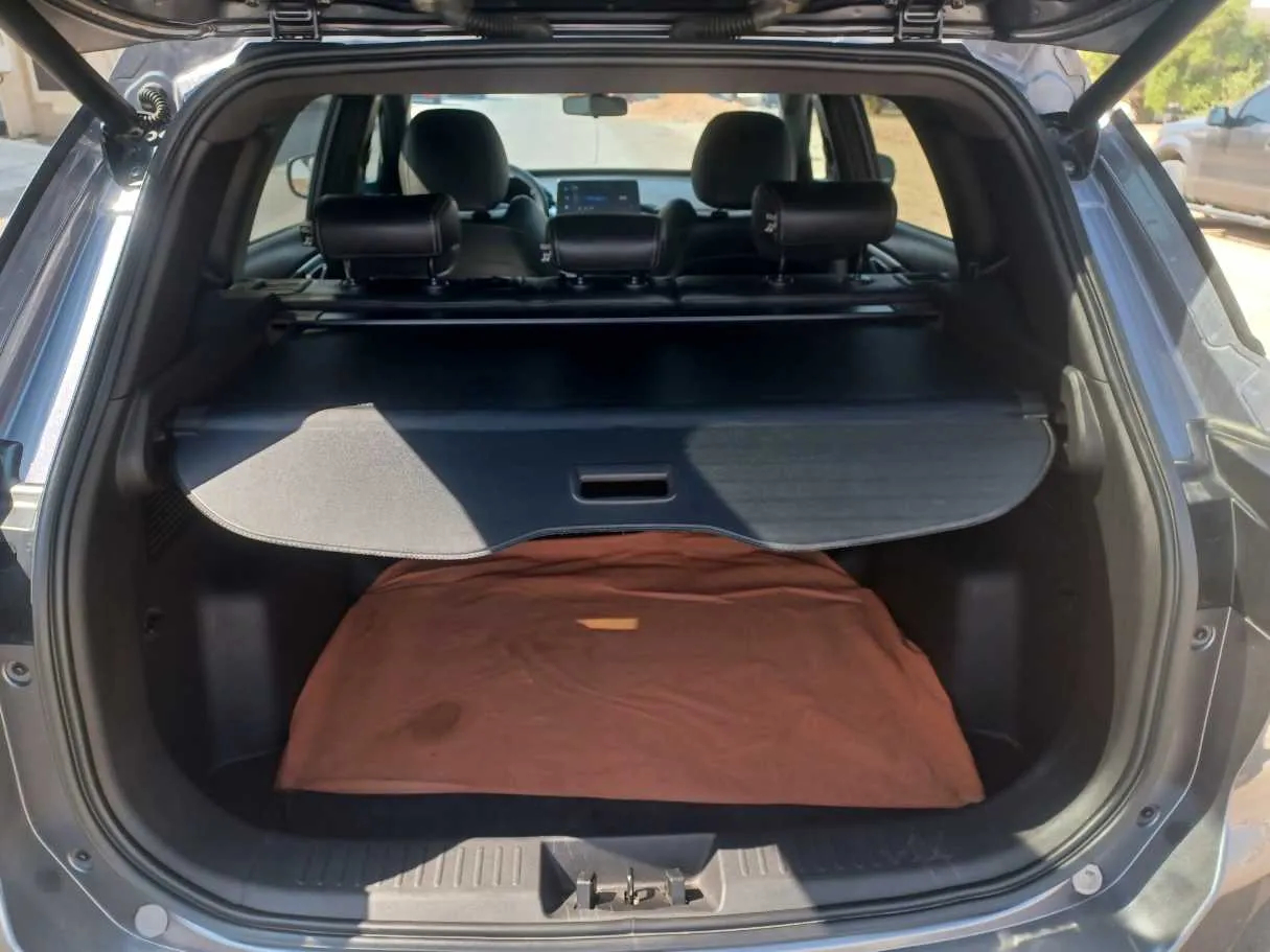 Car image 21
