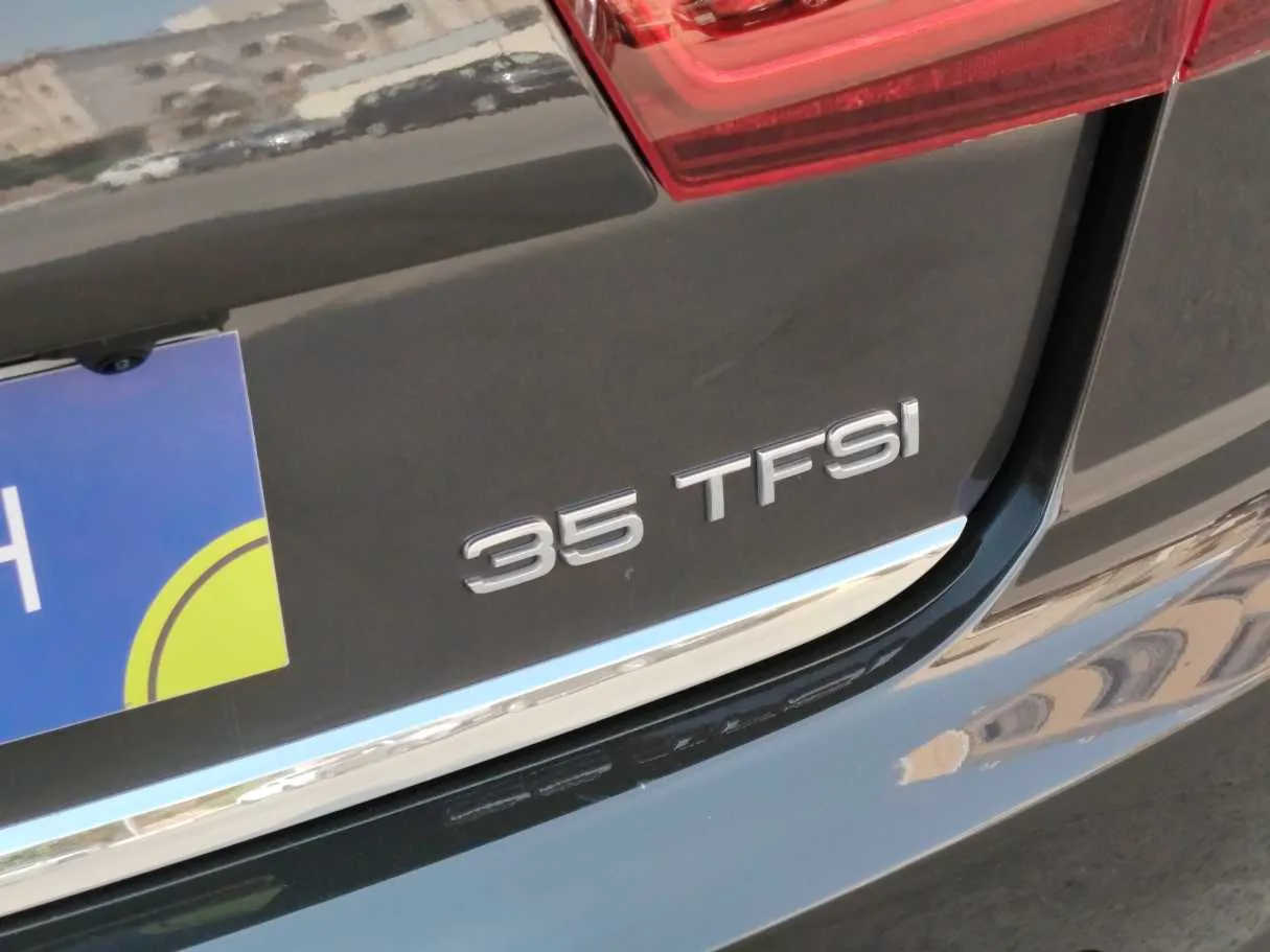 Car image 33