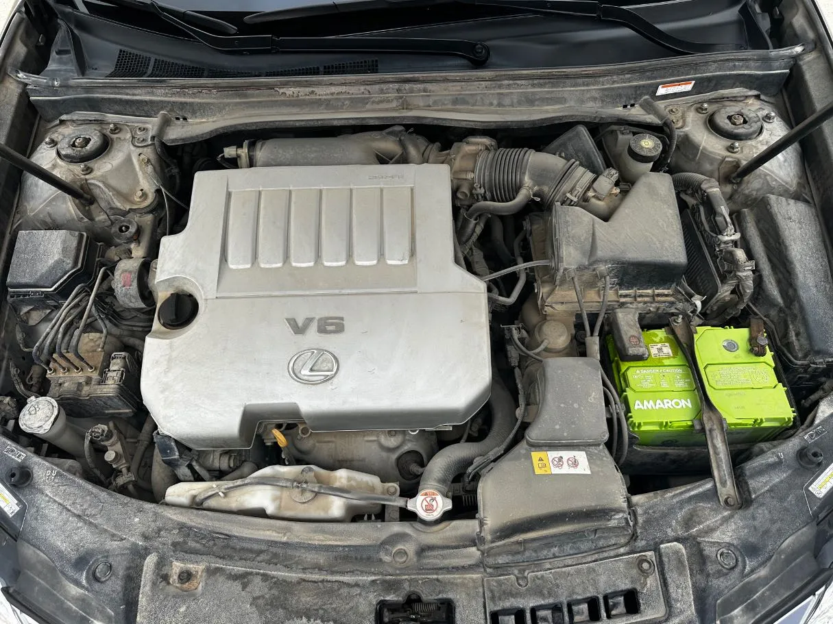 Car image 30