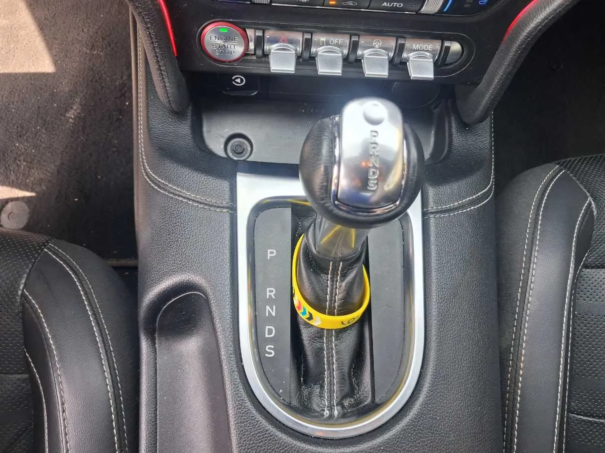 Car image 16