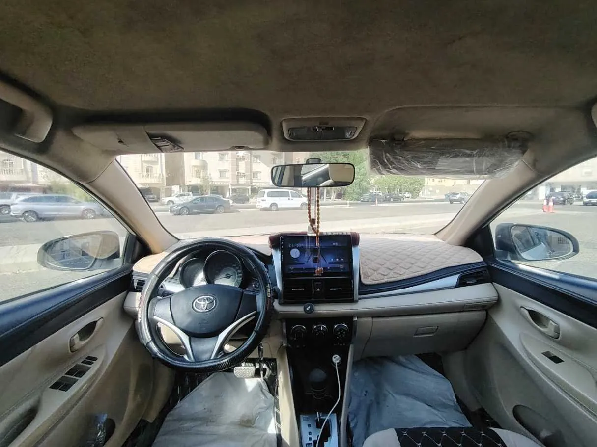 Car image 17
