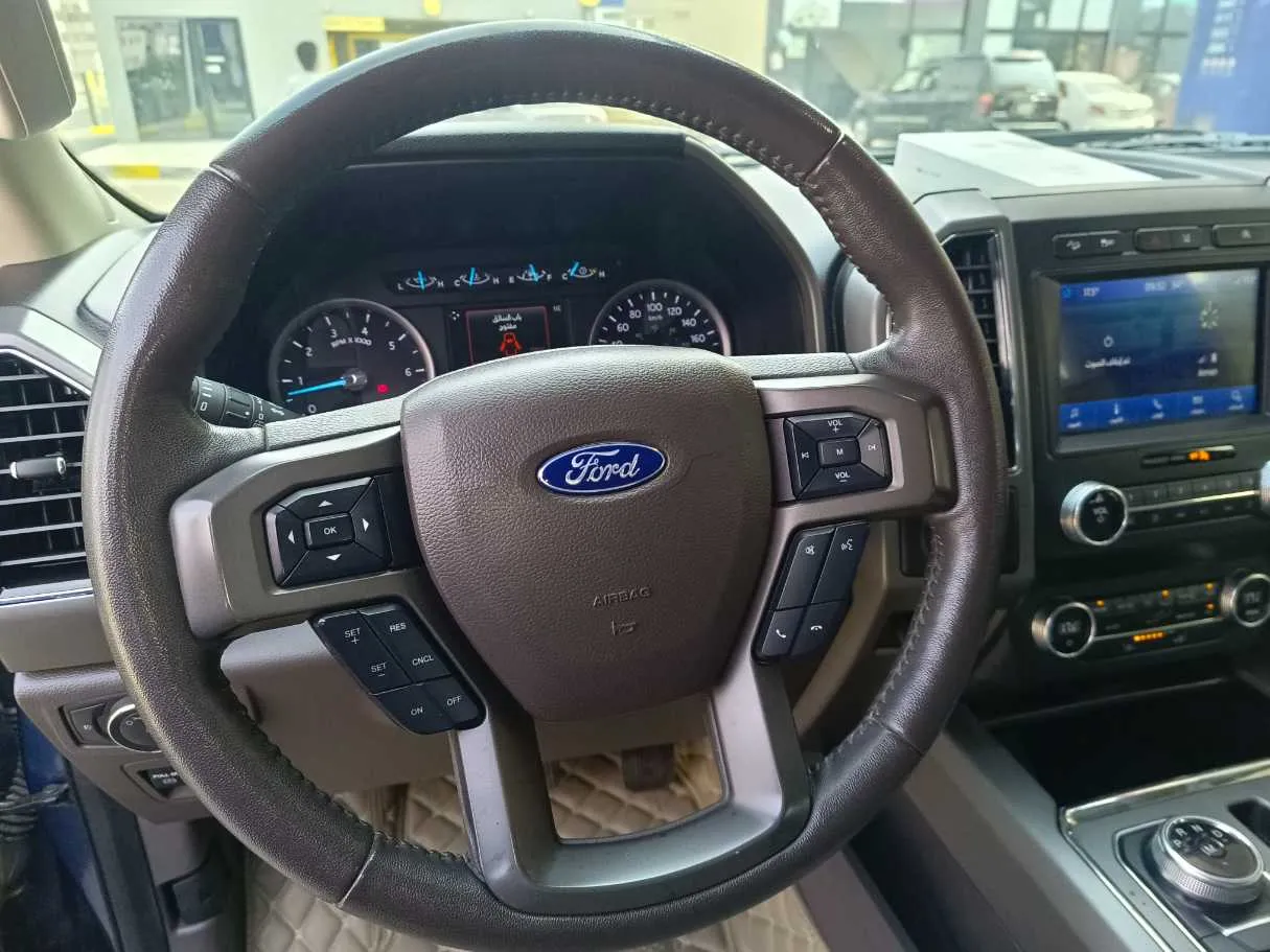 Car image 28