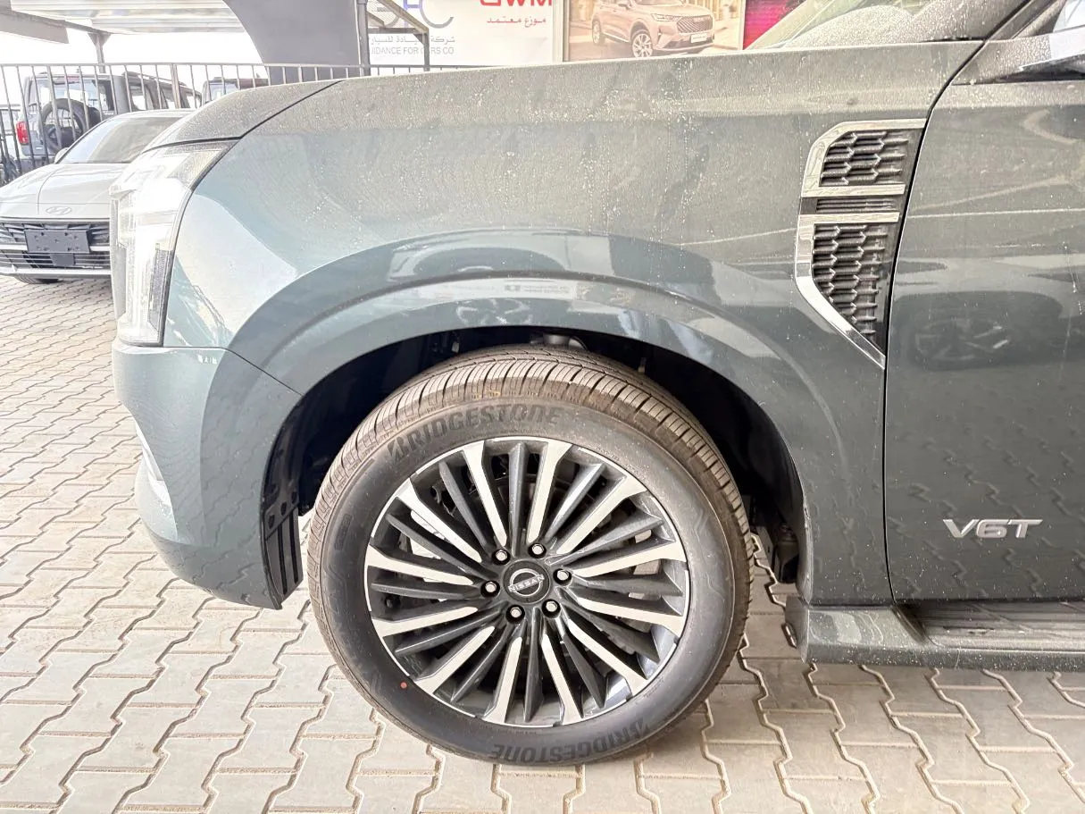 Car image 7