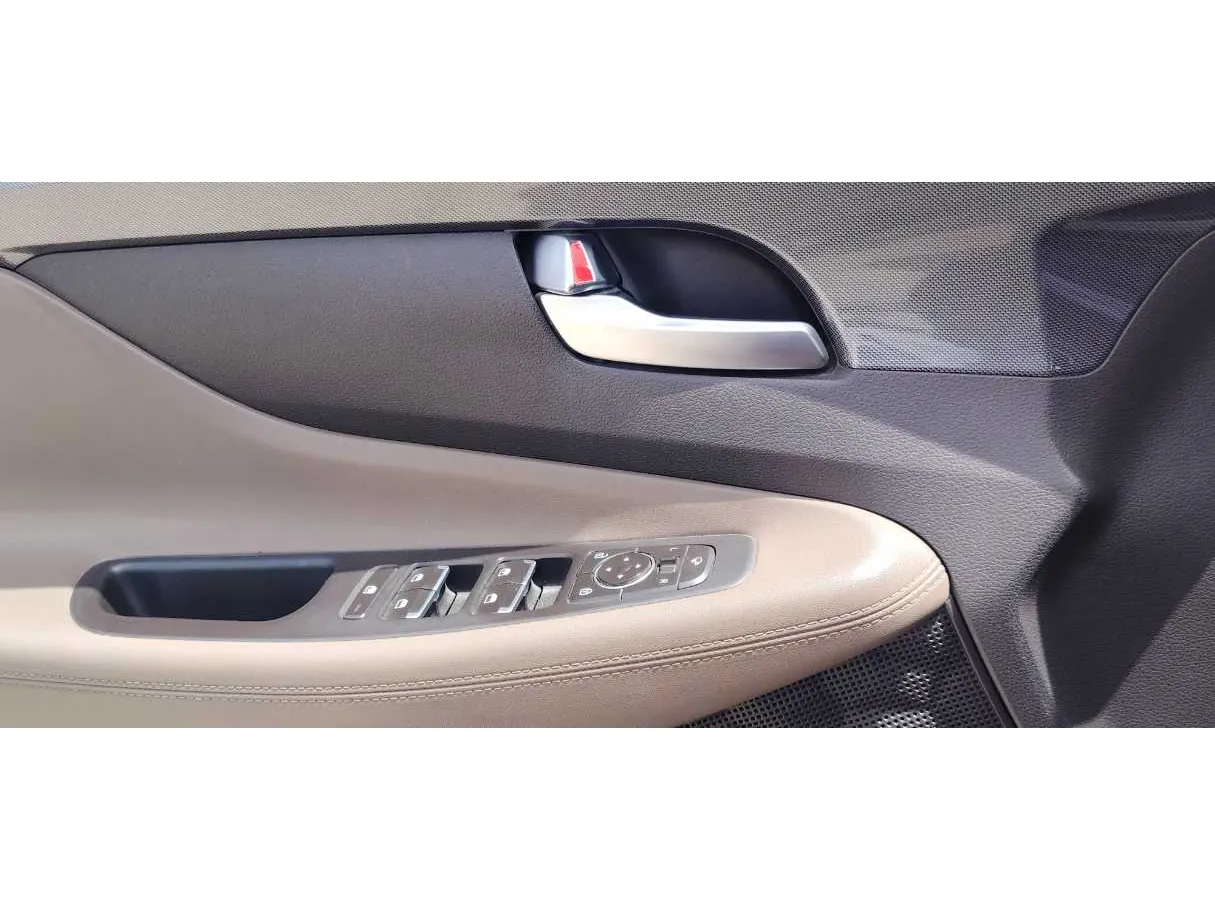 Car image 27