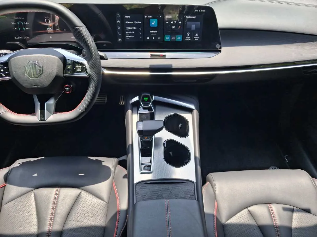 Car image 16