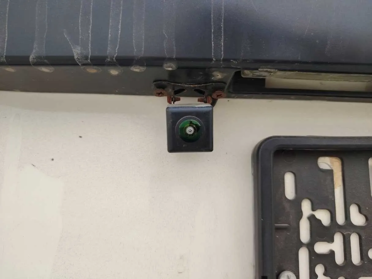 Car image 24