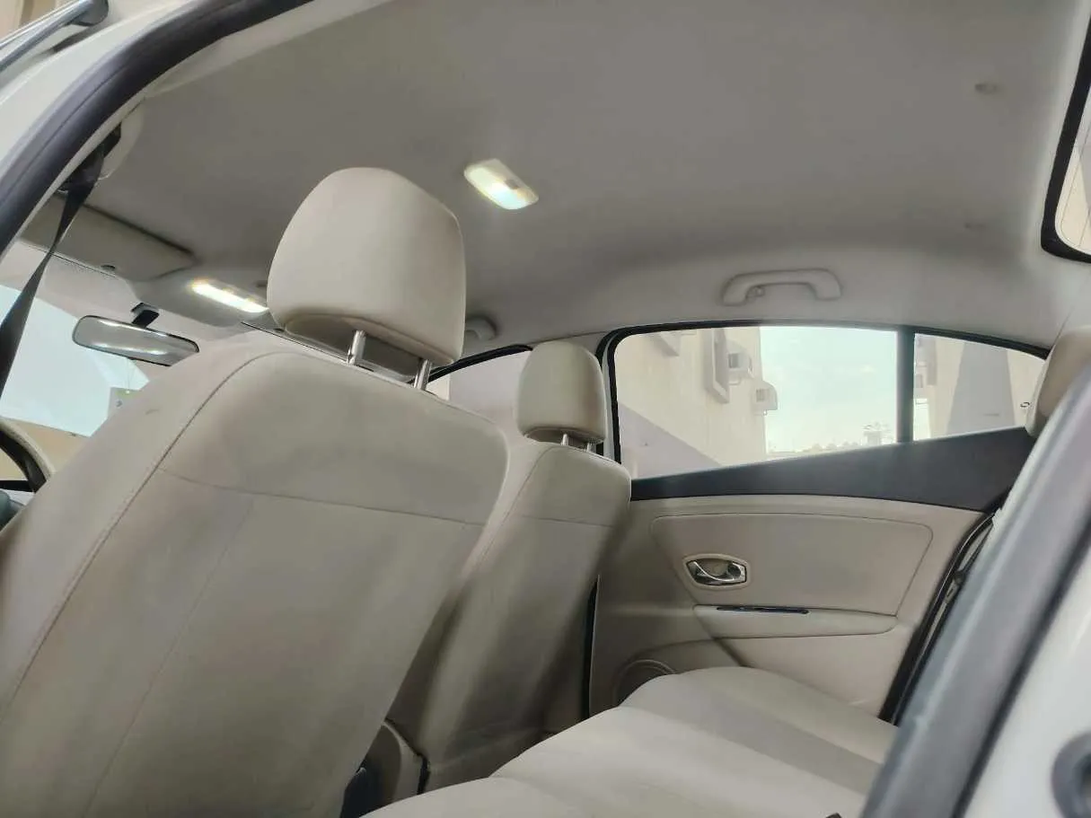 Car image 22