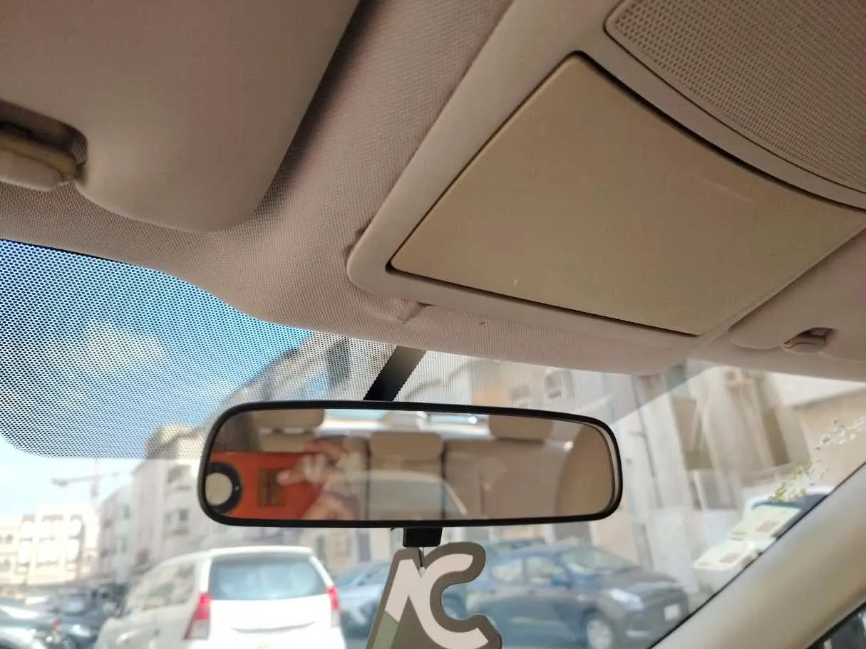 Car image 29