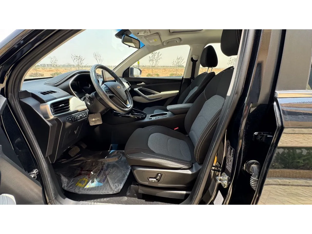 Car image 11