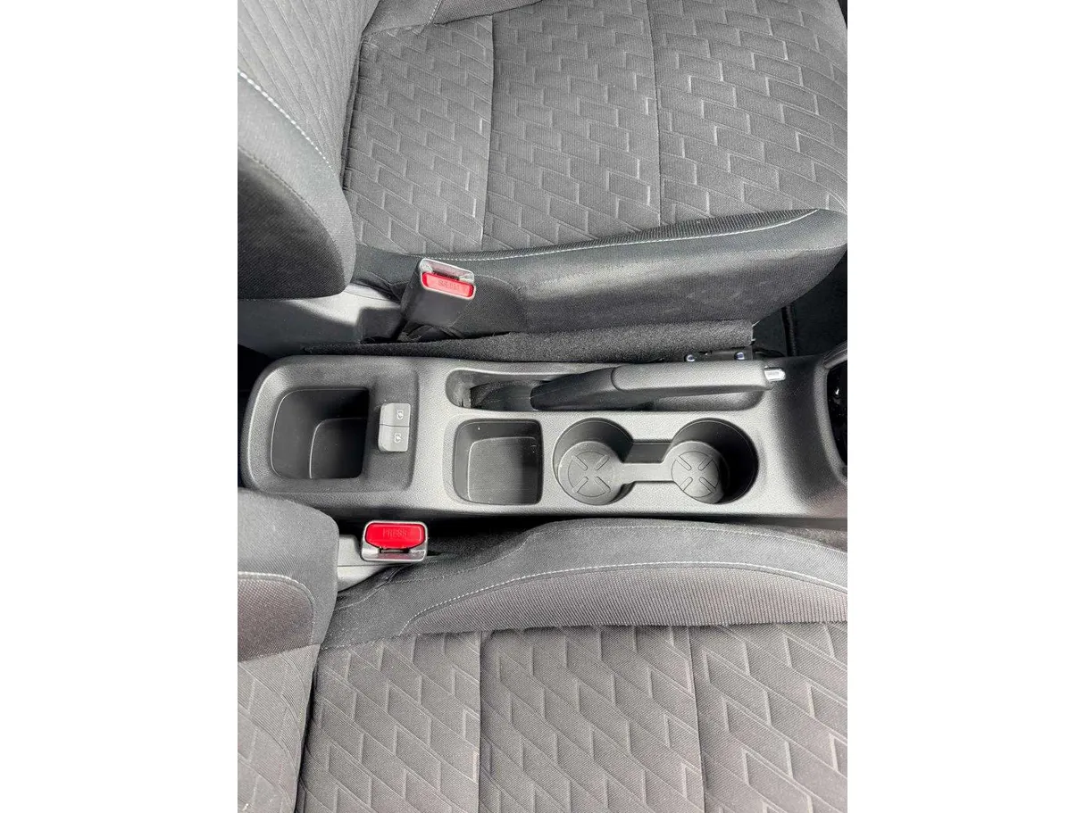 Car image 27