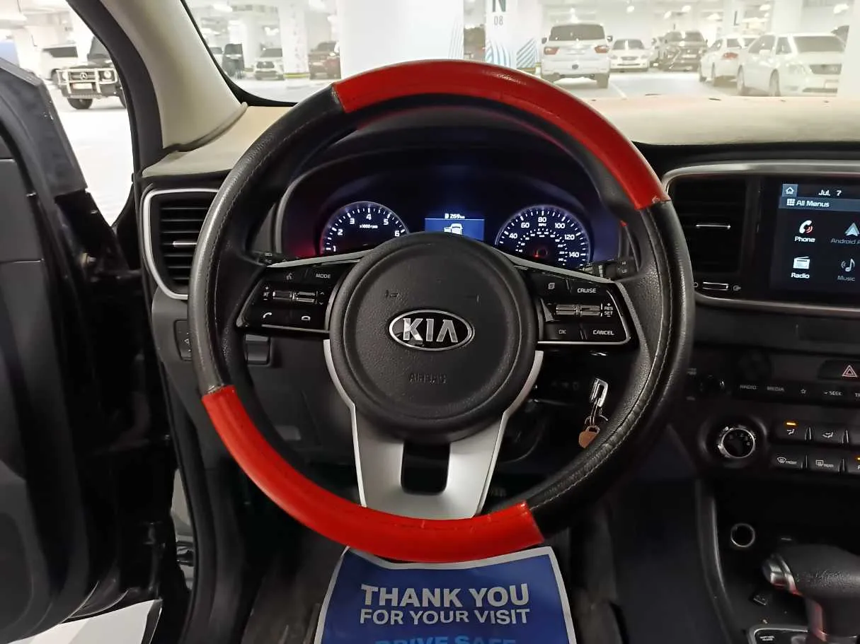 Car image 17
