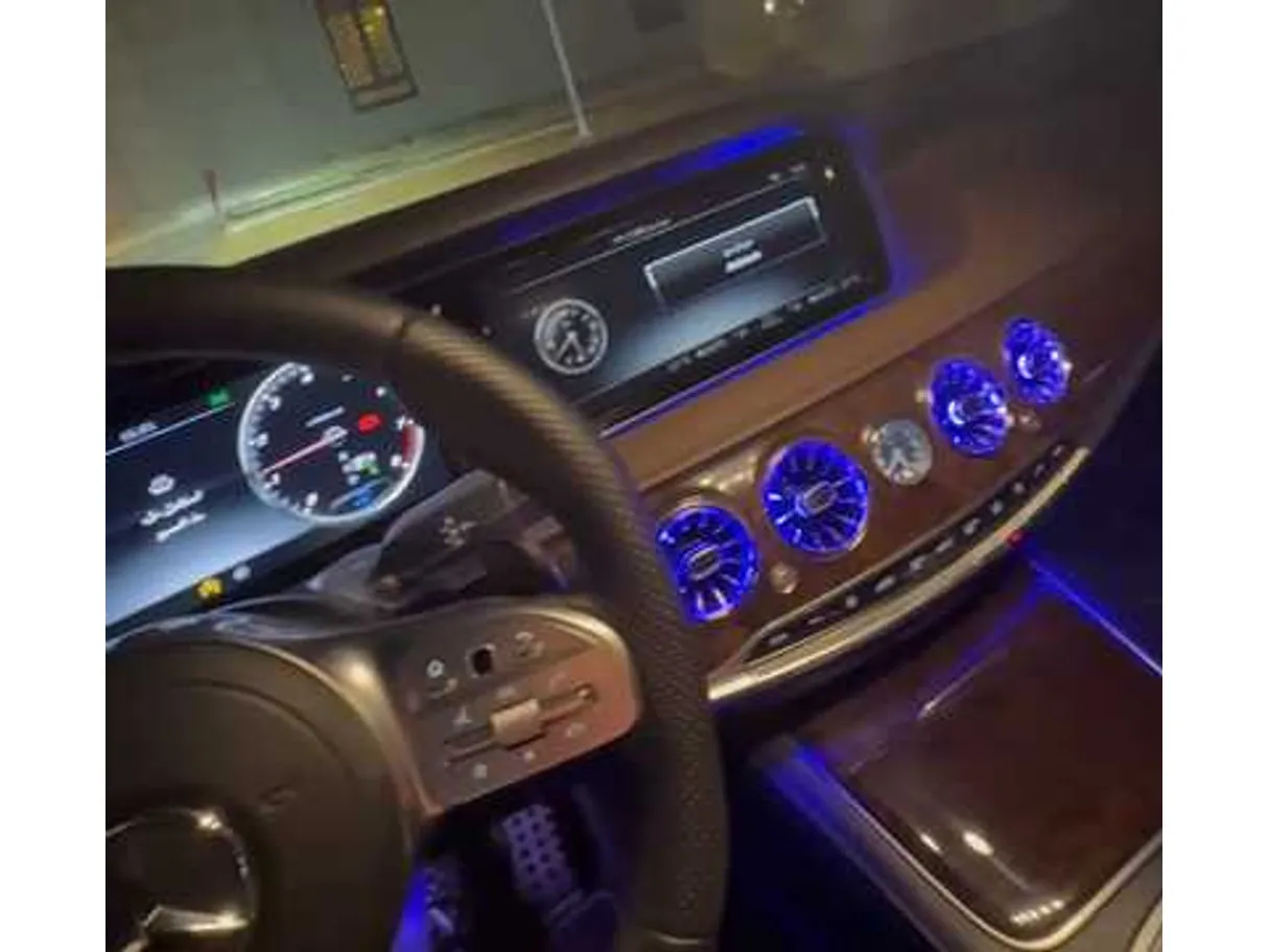 Car image 25
