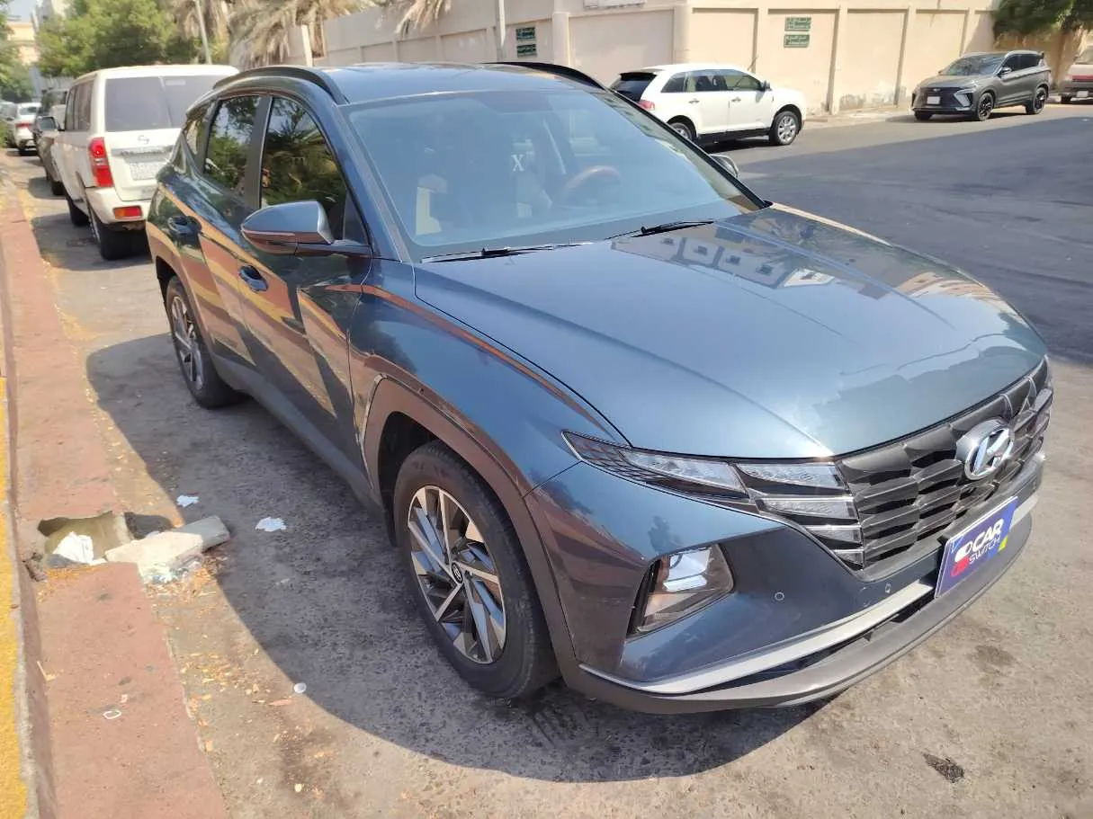 Car image 3