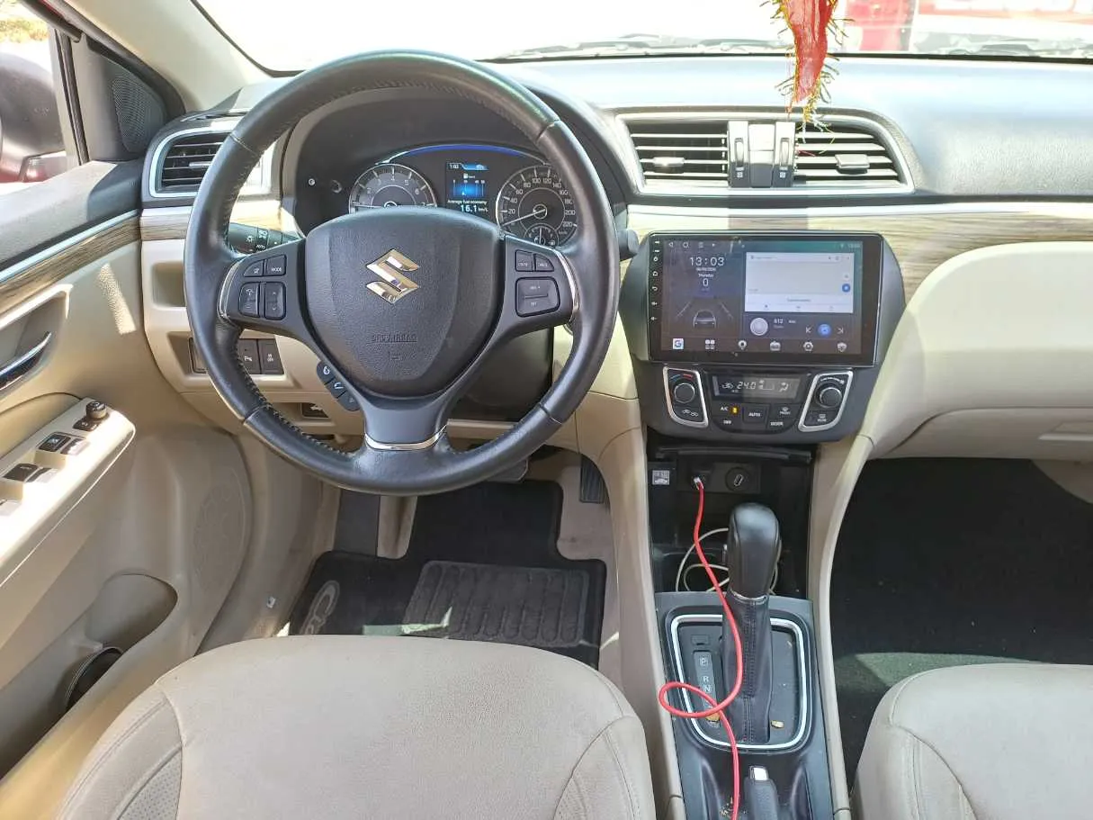 Car image 15